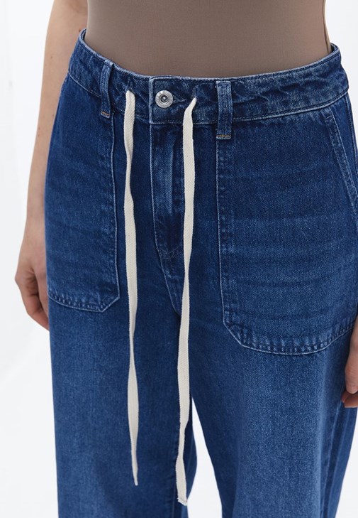 Barrel-Fit Pantolon ve Bodysuit Kombini