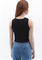 Burgu Detaylı Crop Top ve Pantolon Kombini