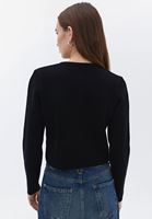 Bayan Siyah Düğmeli Triko Hırka