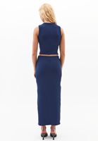 Yırtmaçlı Etek ve Crop Atlet Kombini