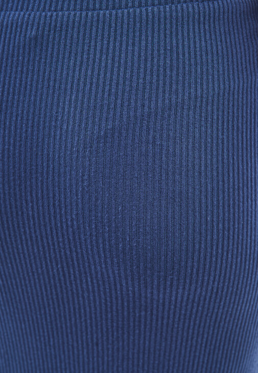 Yırtmaçlı Etek ve Crop Atlet Kombini