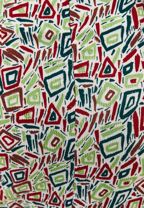 Yırtmaçlı Etek ve Kovboy Bot Kombini