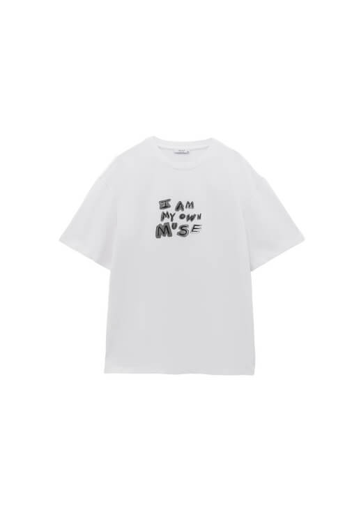 Boyfriend Tişört ve Dantel Etek Kombini