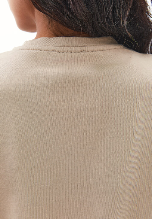 Boyfriend Tişört ve Denim Pantolon Kombini