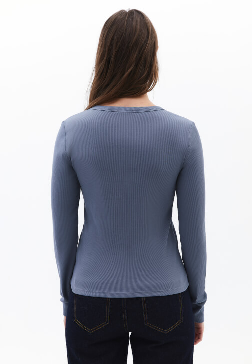 Düğme Detaylı Tişört ve Boyfriend Pantolon Kombini