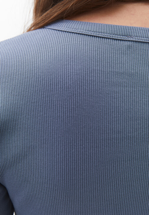 Düğme Detaylı Tişört ve Boyfriend Pantolon Kombini