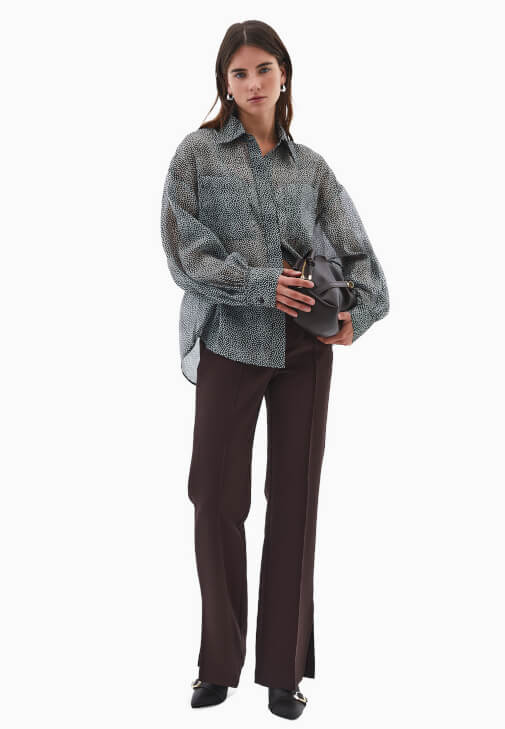 Puantiyeli Gömlek ve Flare Pantolon Kombini