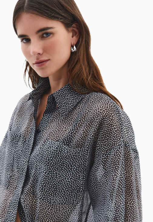 Puantiyeli Gömlek ve Flare Pantolon Kombini