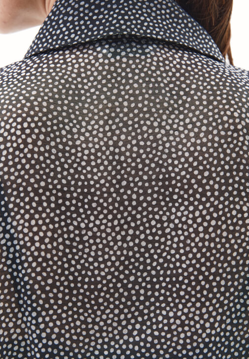 Puantiyeli Gömlek ve Flare Pantolon Kombini