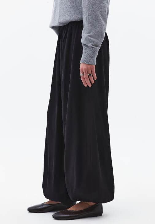 Balon Pantolon ve Süet Ceket Kombini