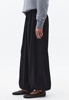 Bayan Siyah Büzgü Detaylı Balon Pantolon