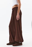 Bayan Kahverengi Büzgü Detaylı Balon Pantolon