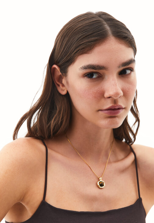Altın Taş Detaylı Kolye