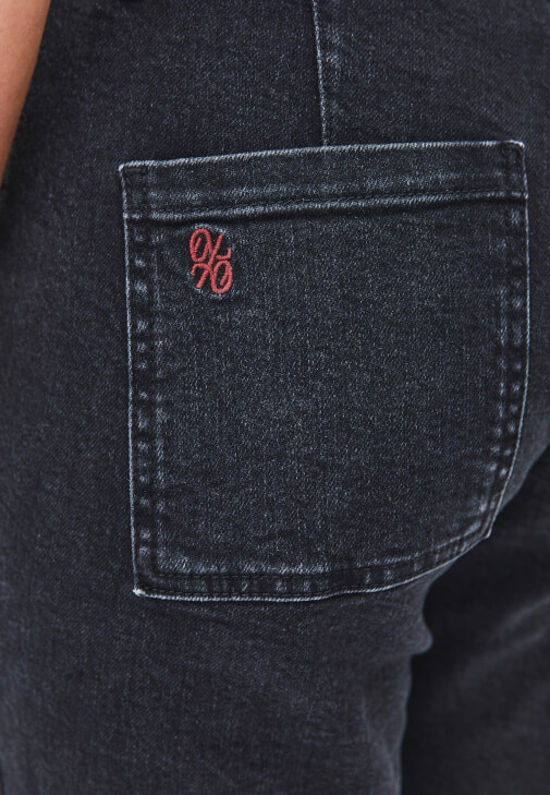 Flare Denim ve Tişört Kombini