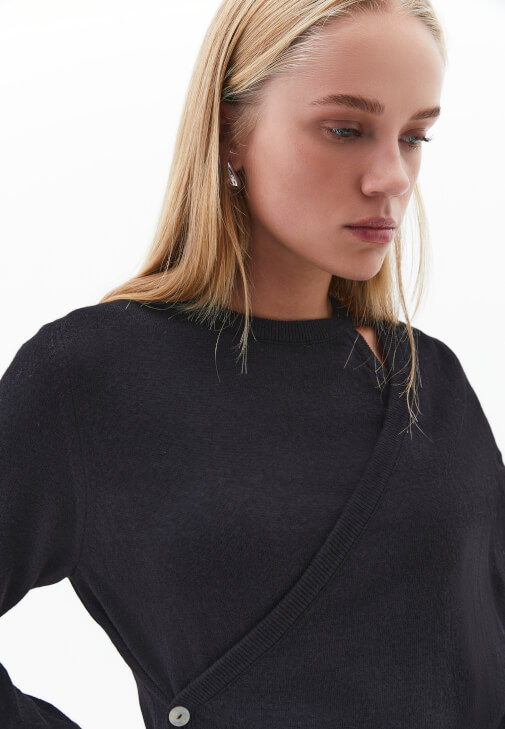 Kruvaze Kazak ve Bol Paça Pantolon Kombini