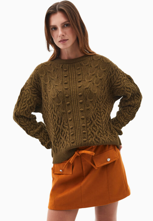 Örgü Kazak ve Süet Etek Kombini