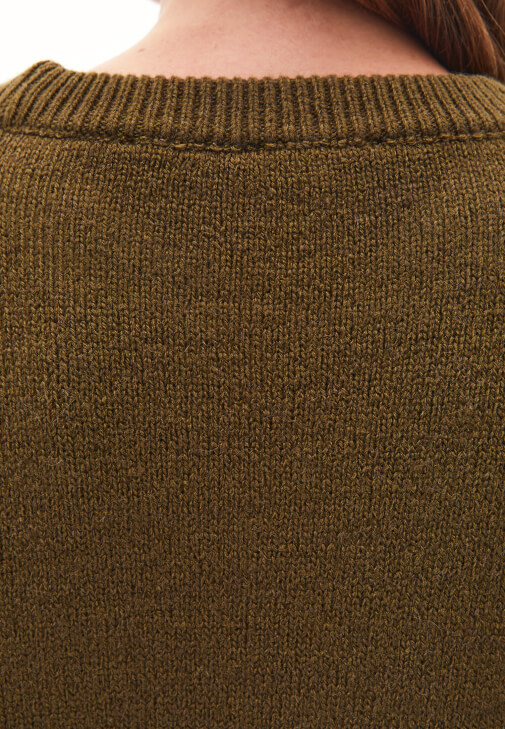 Örgü Kazak ve Süet Etek Kombini