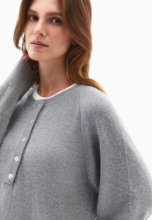 Düğmeli Triko Kazak ve Pantolon Kombini