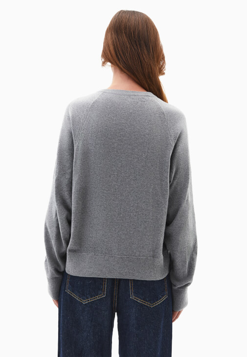 Düğmeli Triko Kazak ve Pantolon Kombini