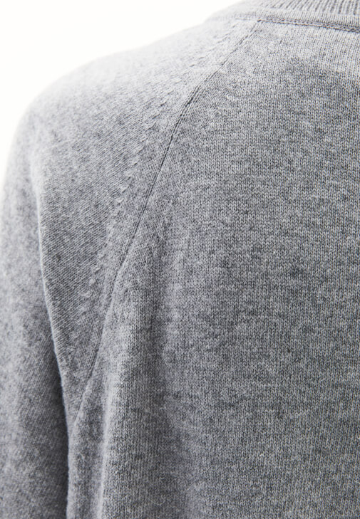 Düğmeli Triko Kazak ve Pantolon Kombini