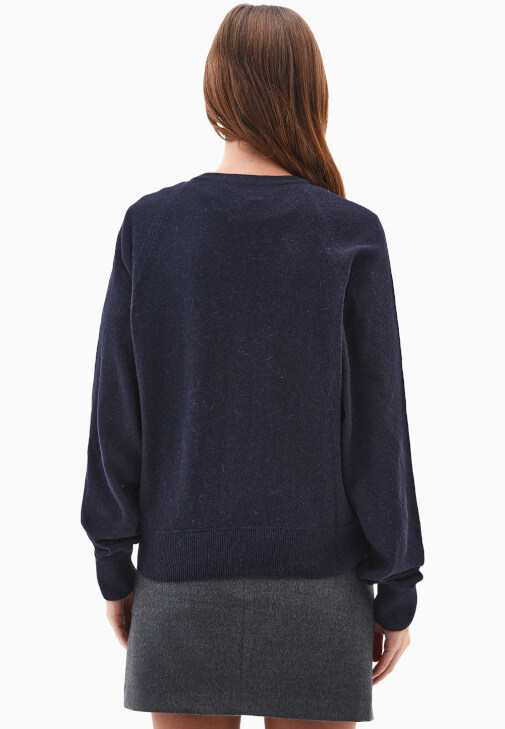 Triko Kazak ve Çizgili Etek Kombini