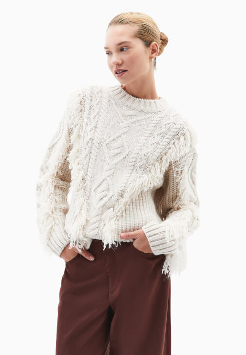 Krem Püskül Detaylı Triko Kazak