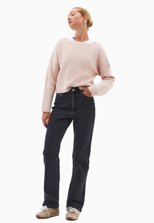 Triko Kazak ve Straight-Fit Denim Pantolon Kombini