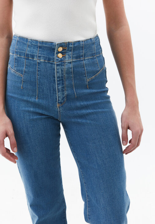 Bootcut Pantolon ve Bomber Ceket Kombini