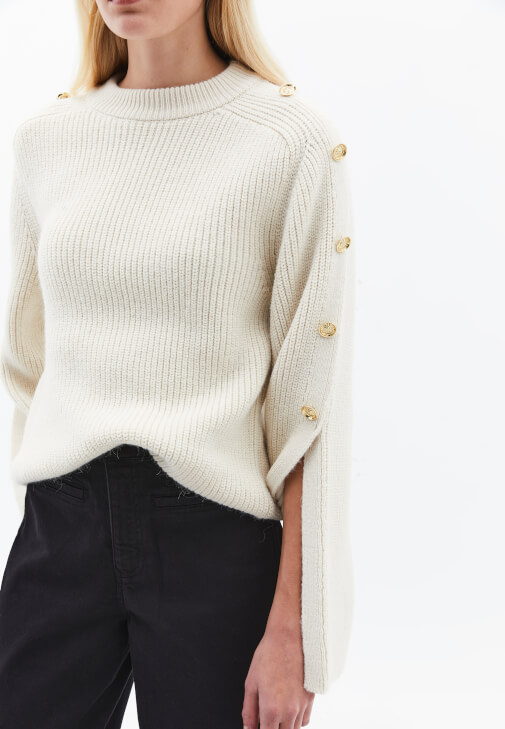 Düğmeli Kazak ve Wide-Leg Pantolon Kombini