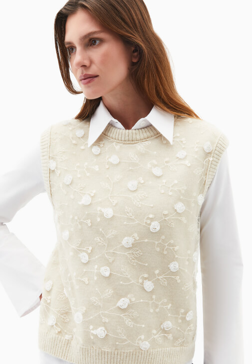 Tül Detaylı Süveter ve Pantolon Kombini