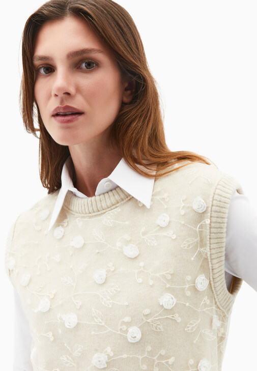 Tül Detaylı Süveter ve Pantolon Kombini