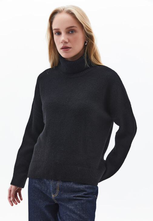 Yünlü Kazak ve Yüksek Bel Pantolon Kombini