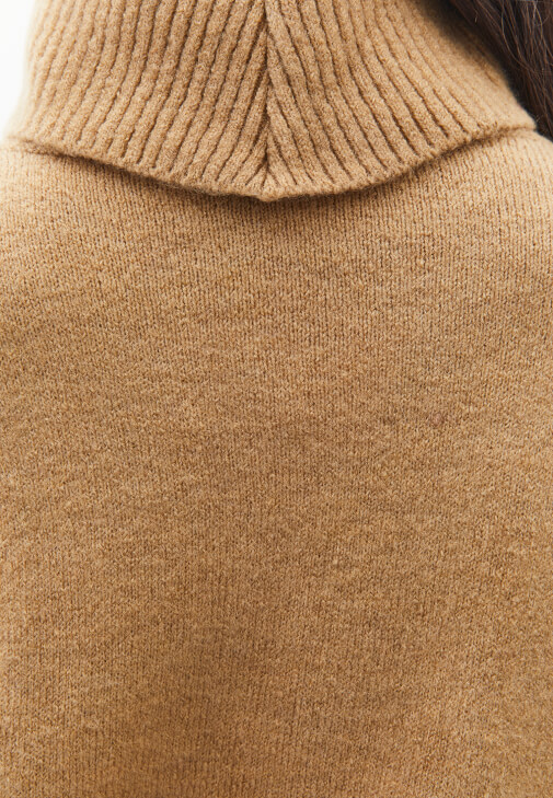 Kazak ve Midi Etek Kombini