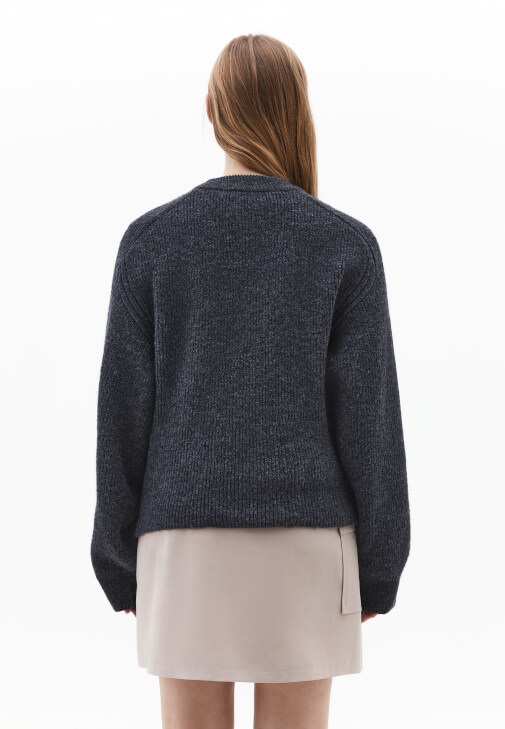 Yünlü Kazak ve Mini Etek Kombini