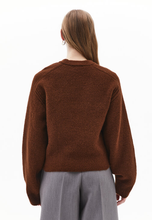 Yünlü Triko Kazak ve Pantolon Kombini