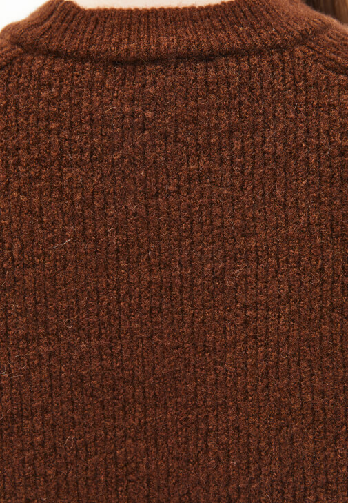 Yünlü Triko Kazak ve Pantolon Kombini