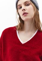 V Yaka Yünlü Kazak ve Pantolon Kombini