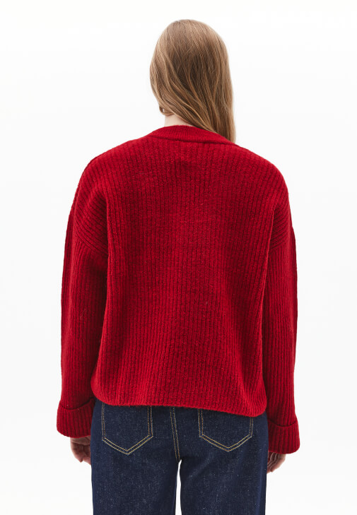 V Yaka Yünlü Kazak ve Pantolon Kombini