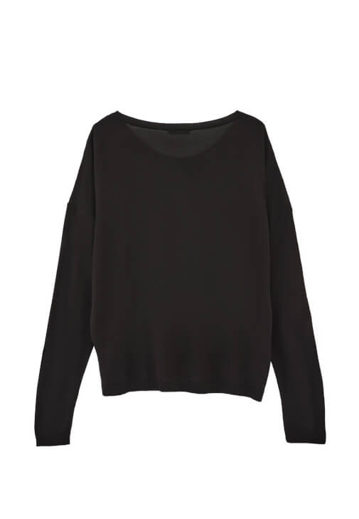 Bot Yaka Kazak ve Denim Şort Kombini