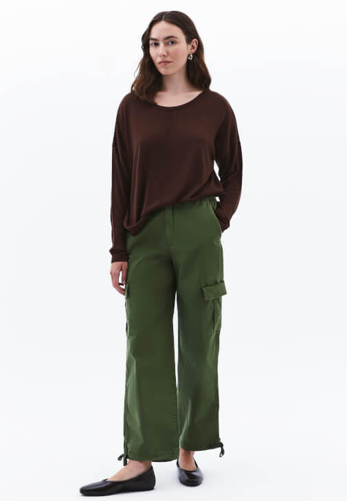 Triko Kazak ve Kargo Cepli Pantolon Kombini