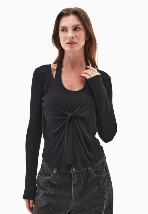  Atlet Detaylı Burgulu Tişört