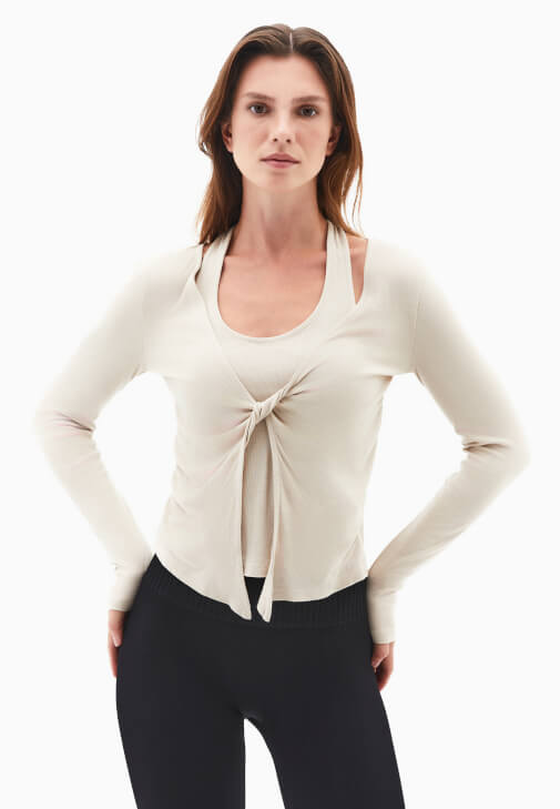 Bej Atlet Detaylı Burgulu Tişört