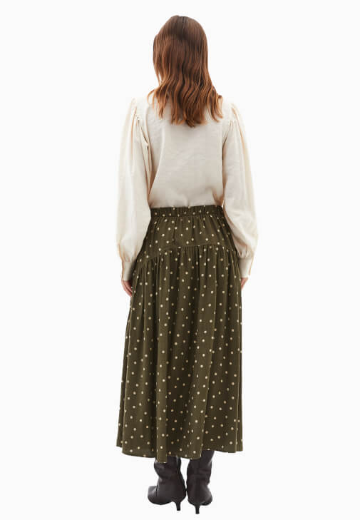 Desenli Etek ve Modal Gömlek Kombini