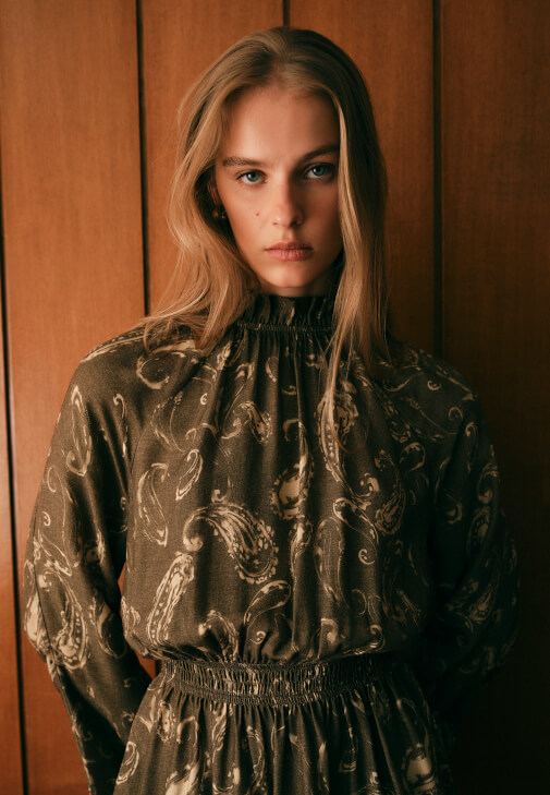 Mini Elbise ve Uzun Çizme Kombini