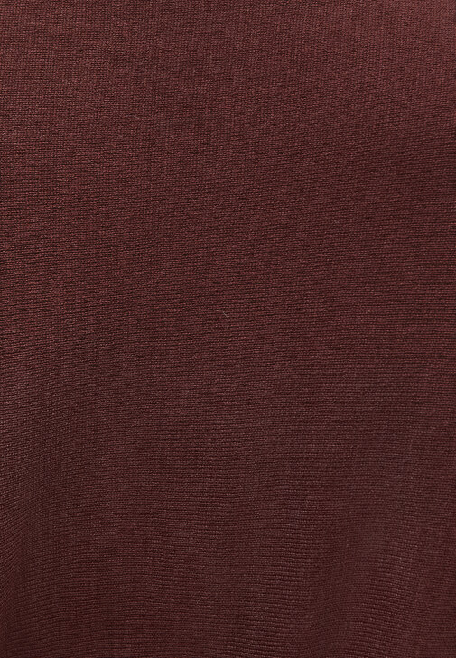 V Yaka Kazak ve Denim Pantolon Kombini