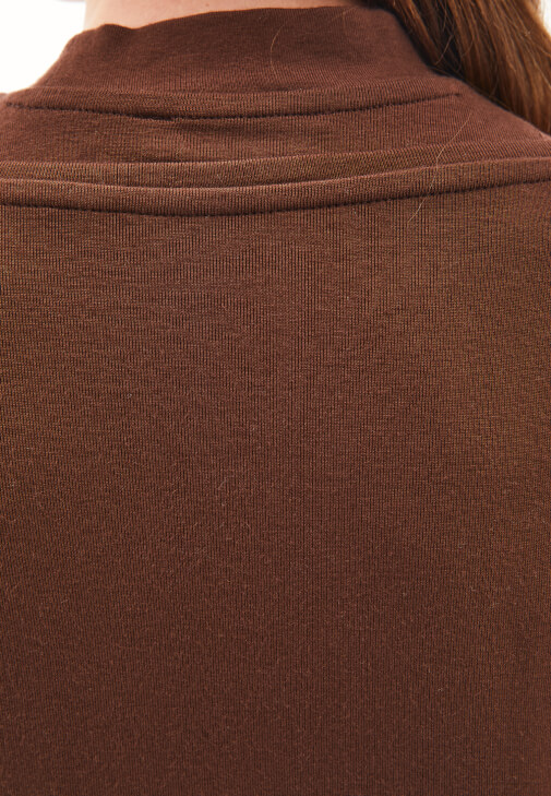 Oversize Tişört ve Bol Paça Pantolon Kombini