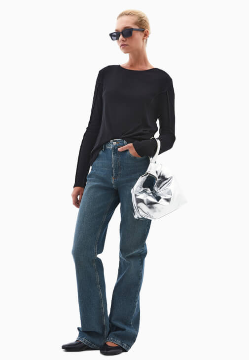 Uzun Kollu Tişört ve Bootcut Pantolon Kombini