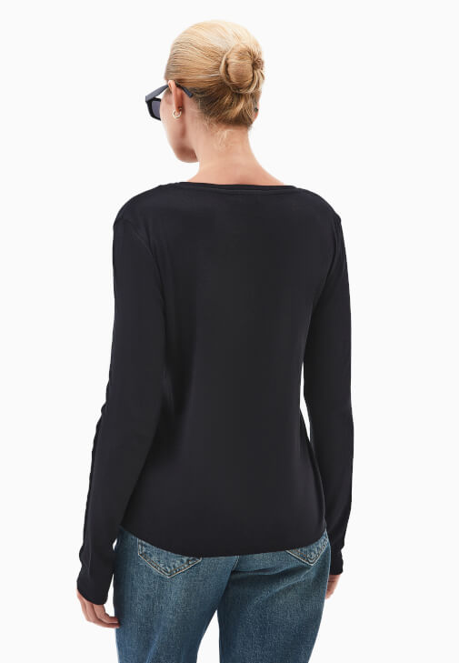 Uzun Kollu Tişört ve Bootcut Pantolon Kombini