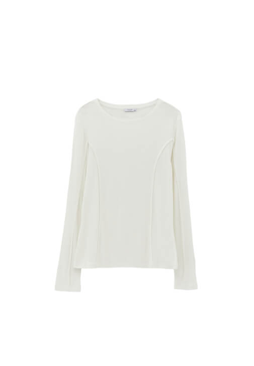 Sıfır Yaka Tişört ve Dikiş Detaylı Pantolon Kombini