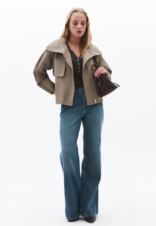  Uzun Kollu Tişört ve Wide-Leg Denim Pantolon Kombini